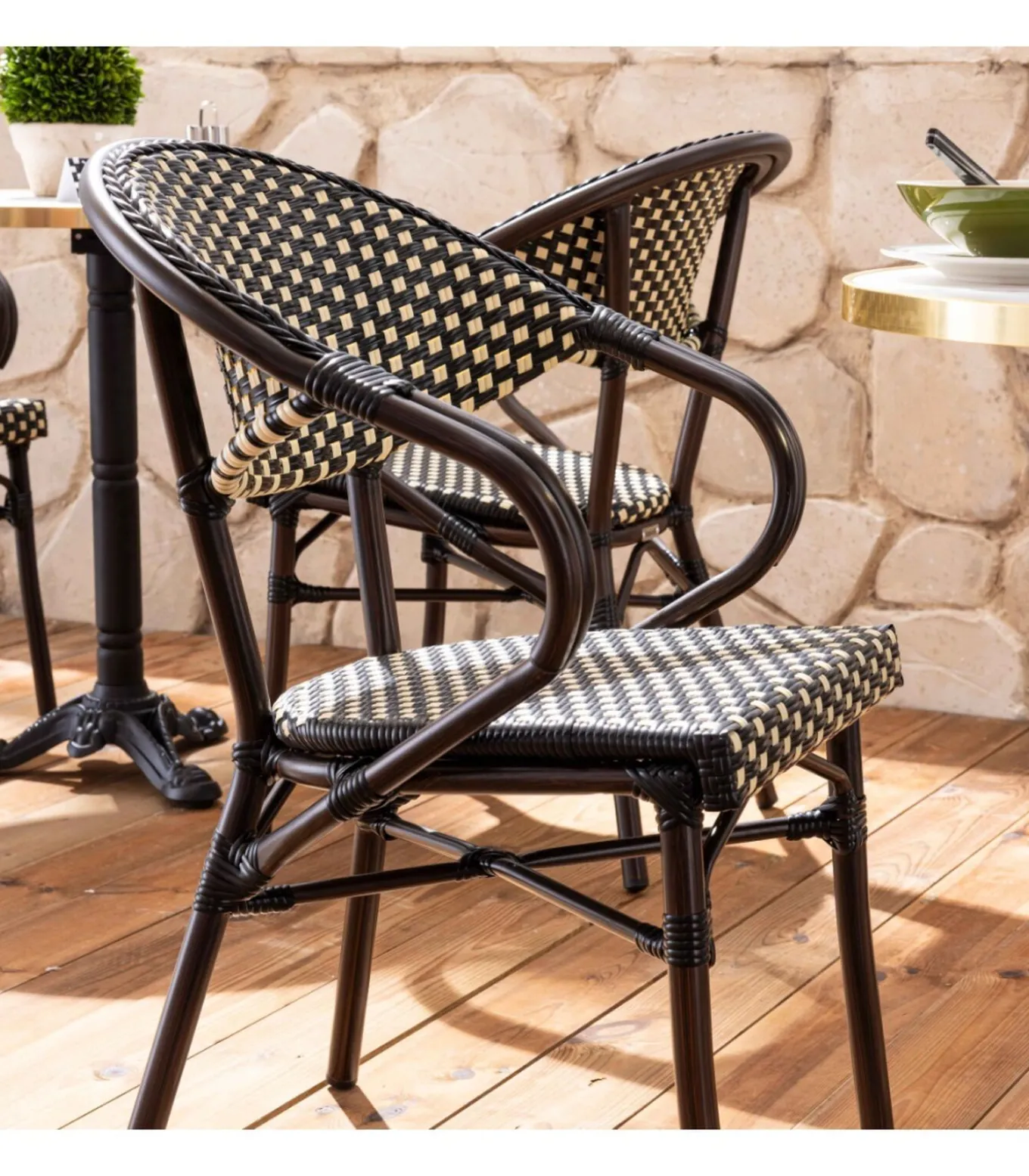 60 cm witte marmeren verstelbare terrastafel en 2 zwarte stoelen