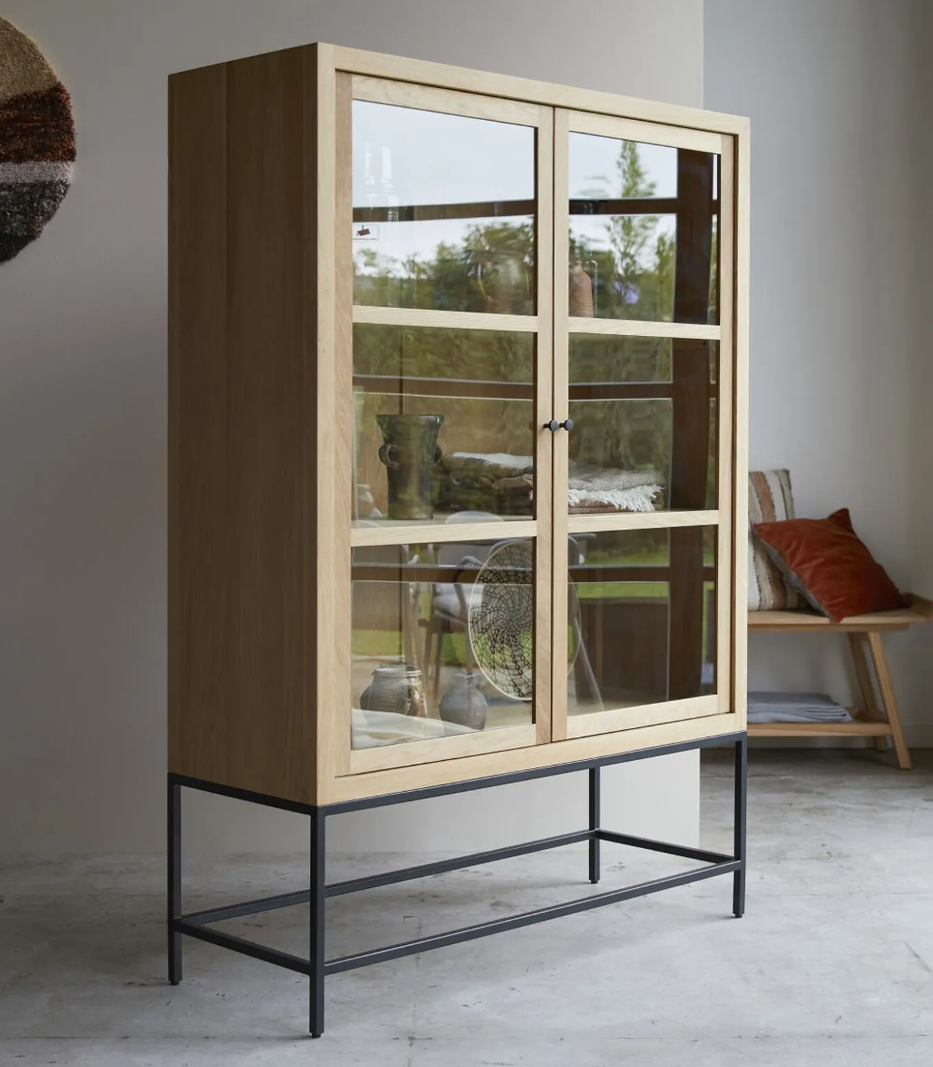 Babeth - Hoge vitrinekast van massief eikenhout