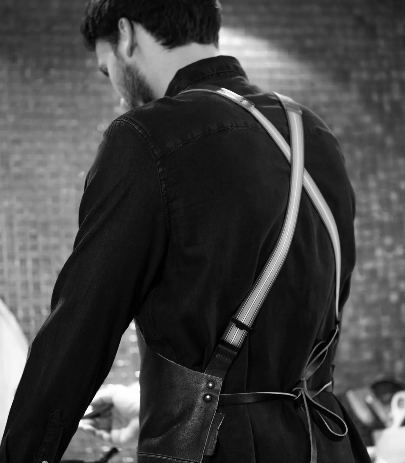 BBQ Lederen schort met bretellen - Bruin