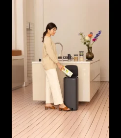 Brabantia Bo Pedaalemmer, 30 liter, stil sluitend, kunststof binnenemmer - Mineral Infinite Grey