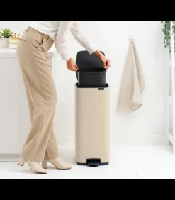 Brabantia Bo Pedaalemmer, 30 liter, stil sluitend, kunststof binnenemmer - Soft Beige