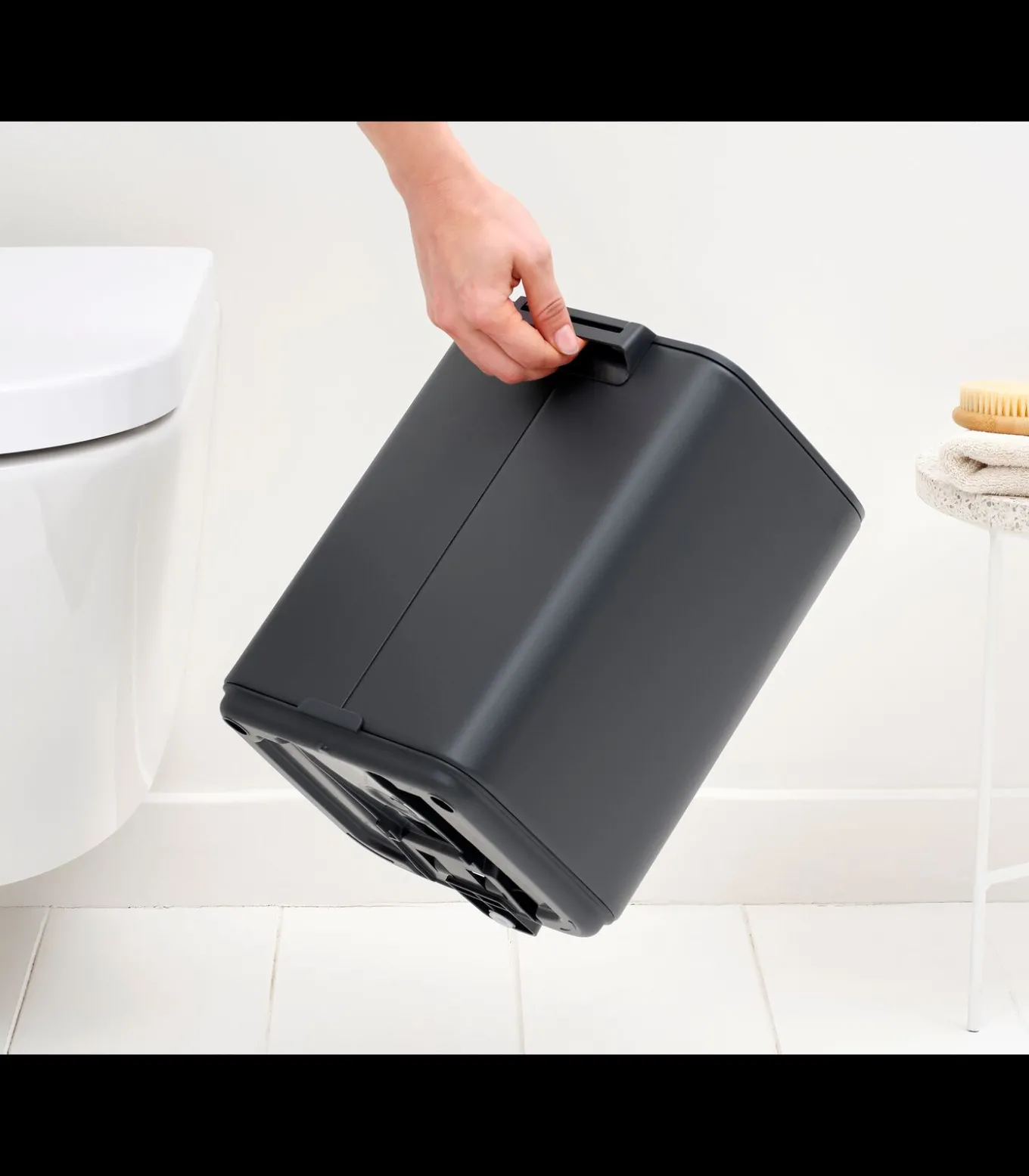 Brabantia Bo Pedaalemmer, 7 liter, stil sluitend, kunststof binnenemmer - Mineral Infinite Grey