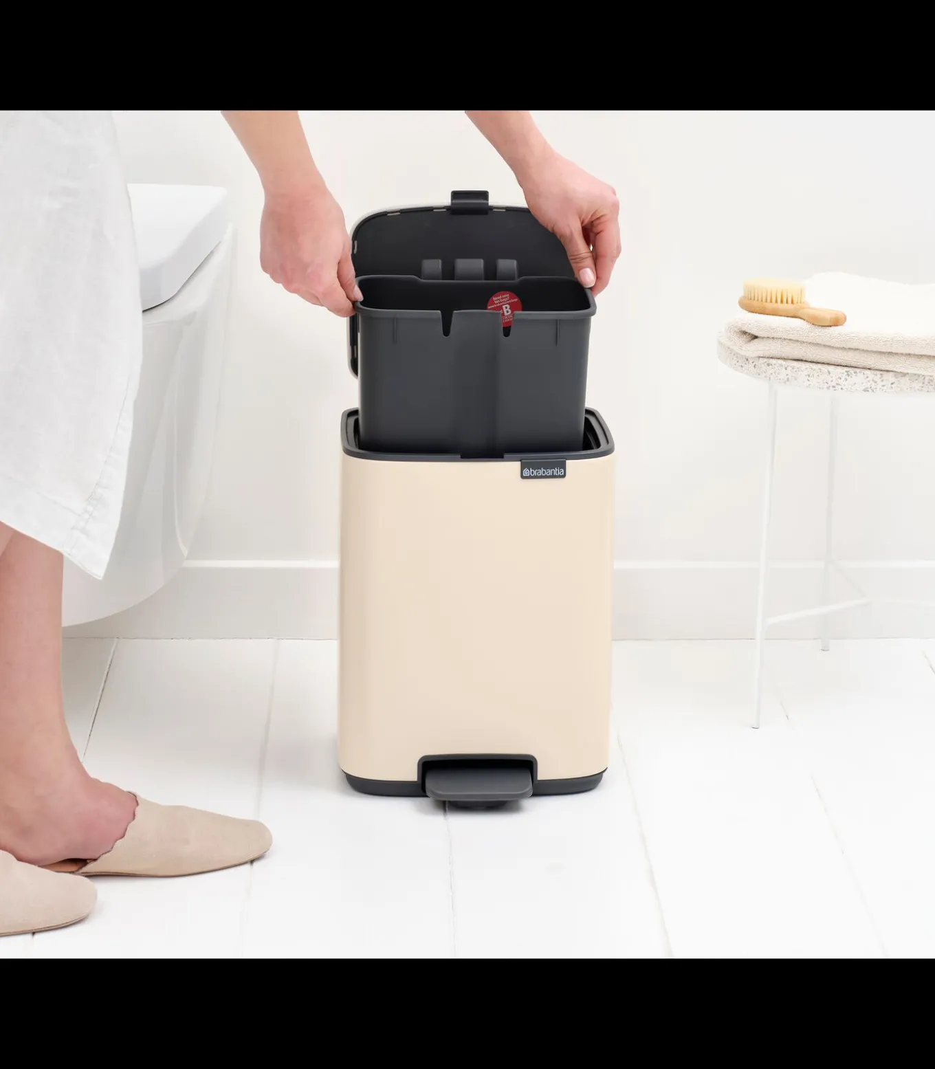 Brabantia Bo Pedaalemmer, 7 liter, stil sluitend, kunststof binnenemmer - Soft Beige