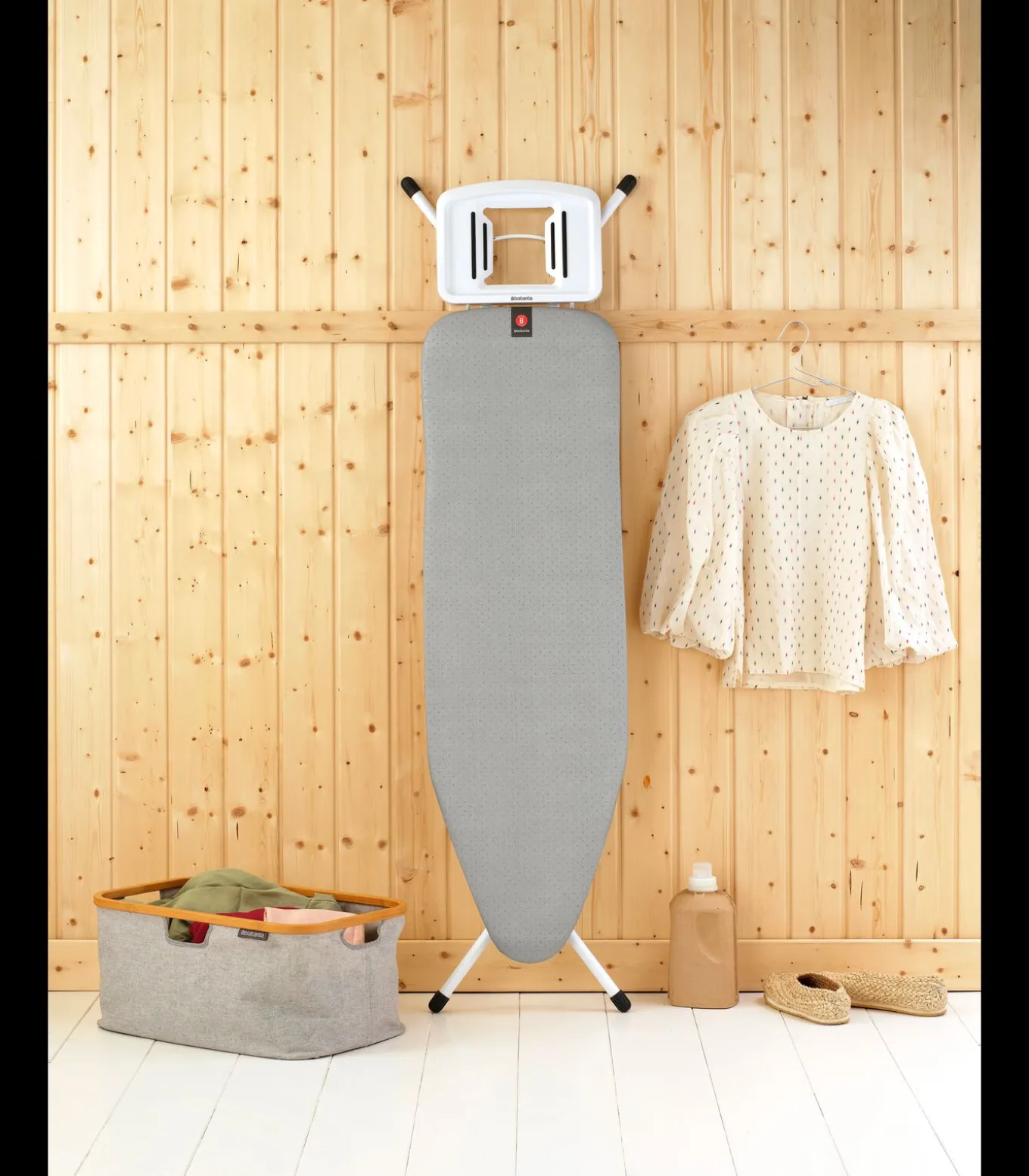 Brabantia Strijkplank B, 124x38 cm, solide strijkerhouder - Metallised