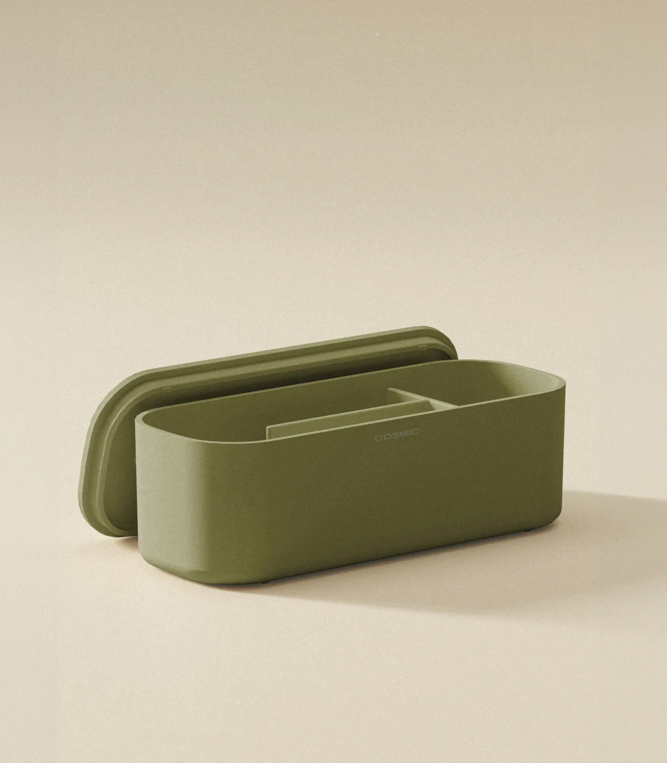 COSMIC ALIFE Plankpakket. Bevat een handdoekring en een opbergdoos met een minimalistisch en functioneel ontwerp. Set opbergaccessoires voor de Alife Guide. Lichtgroen.