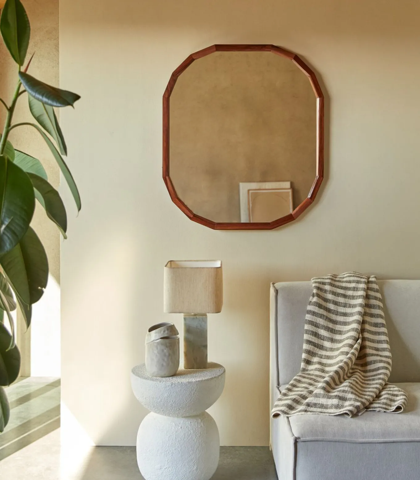 Decoratieve spiegel in massief palissanderhout 80x70 cm Jade