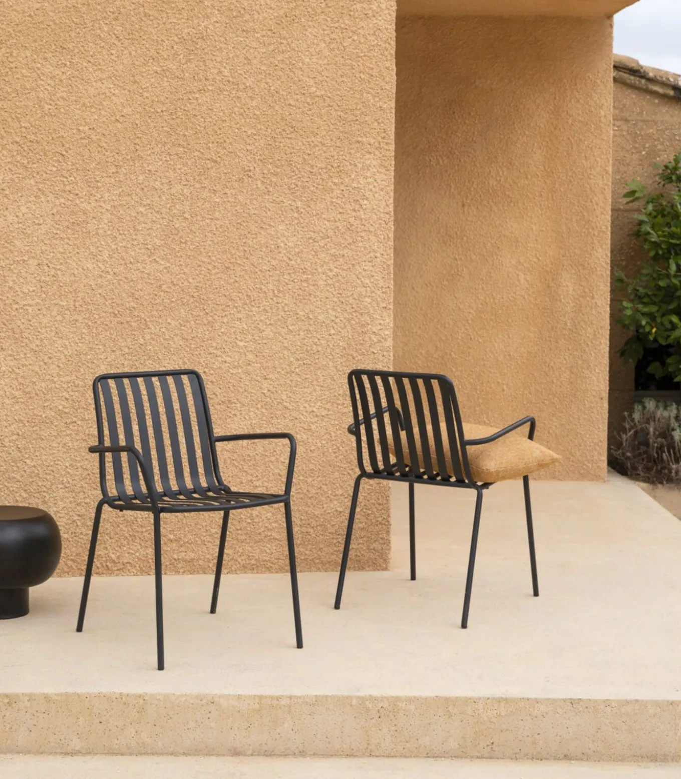 Gaby - Zwart metalen tuinstoel