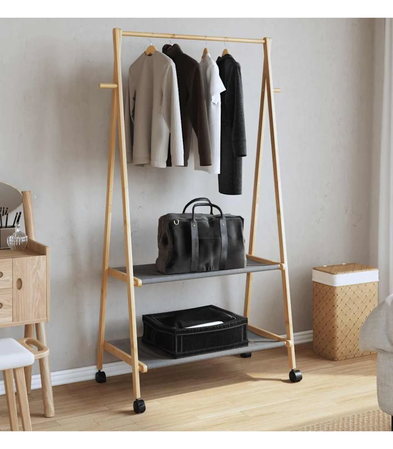 Kledingrek met schappen en wielen 96x45,5x155,5 cm bamboe