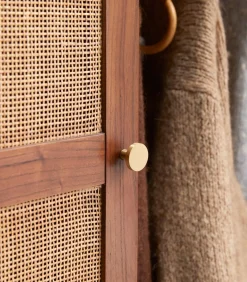 Lisbeth - Kast van iepenhout en riet