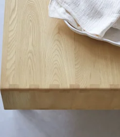 Luis - Massief iepenhout en rieten salontafel