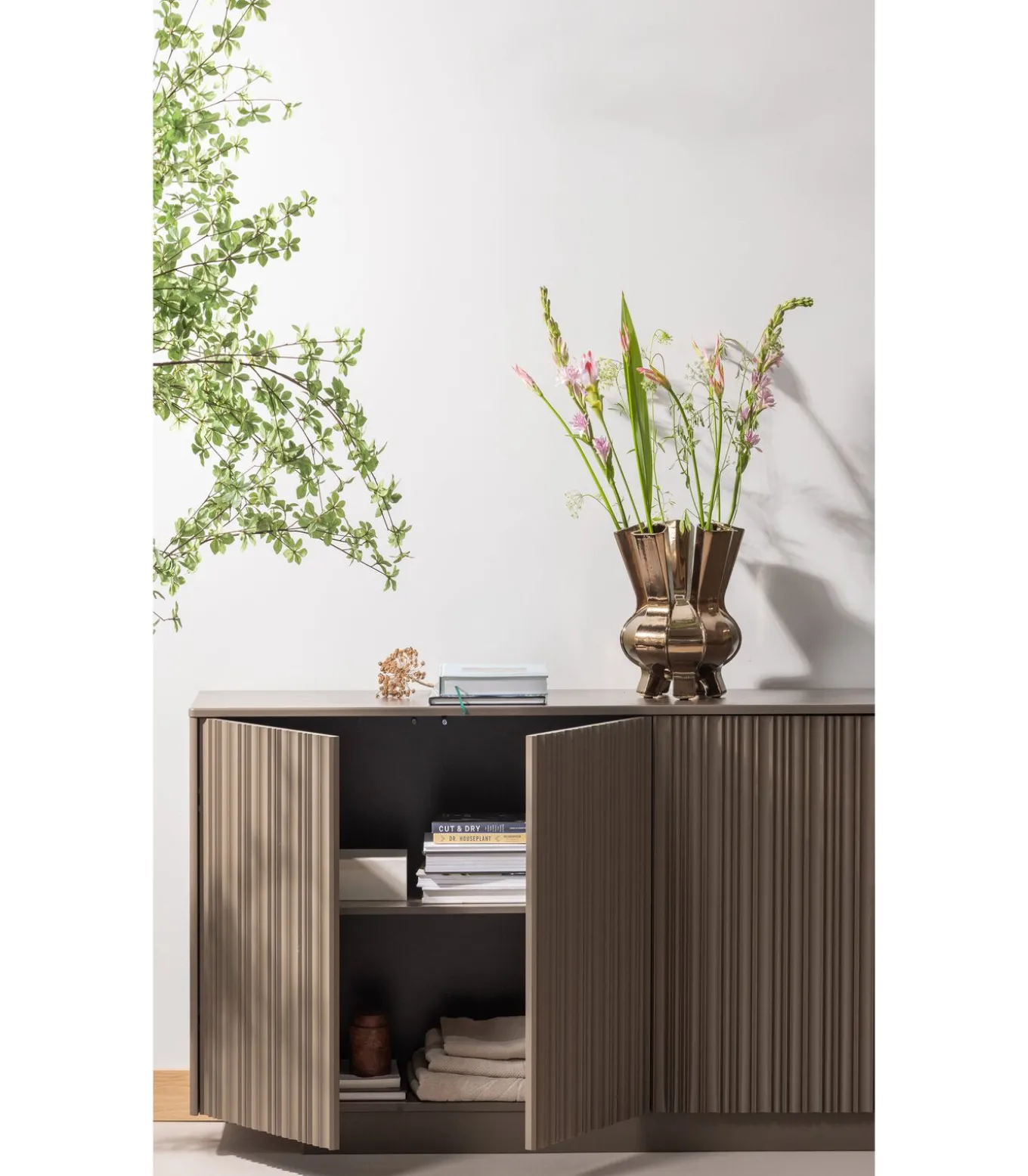 Nova Dressoir 200 cm - Grenen - Truffel Bruin - 85x200x40