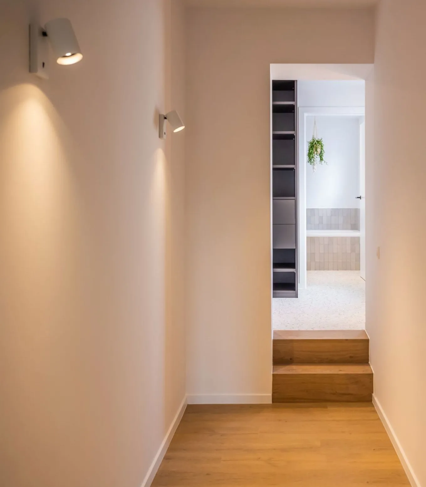 Nuo - Wandspot - Wit