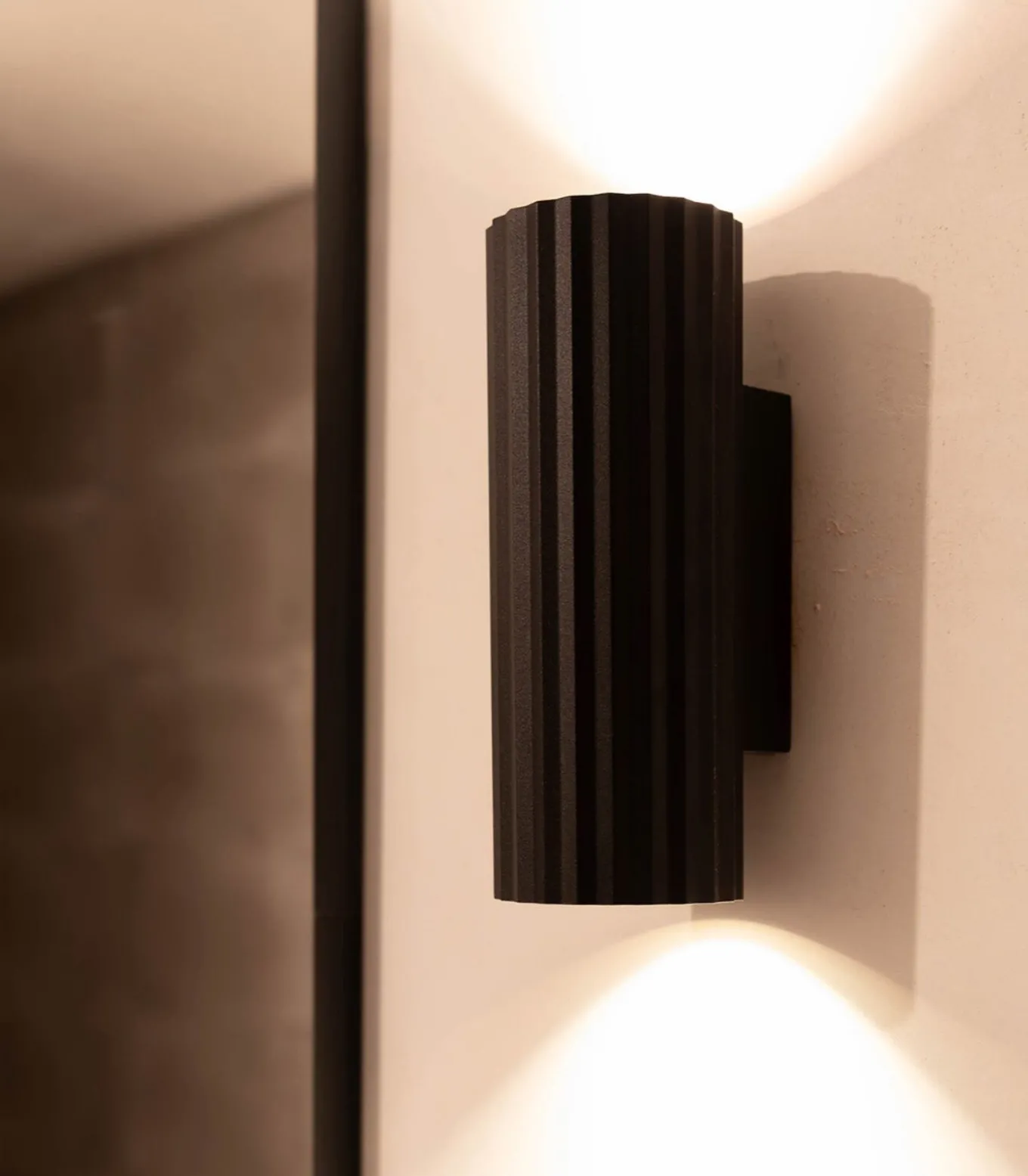 Ribble - Wandlamp - Zwart