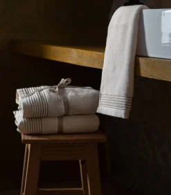 Set van 2 Premium Handdoeken SERENE BLISS. Biologisch Katoen