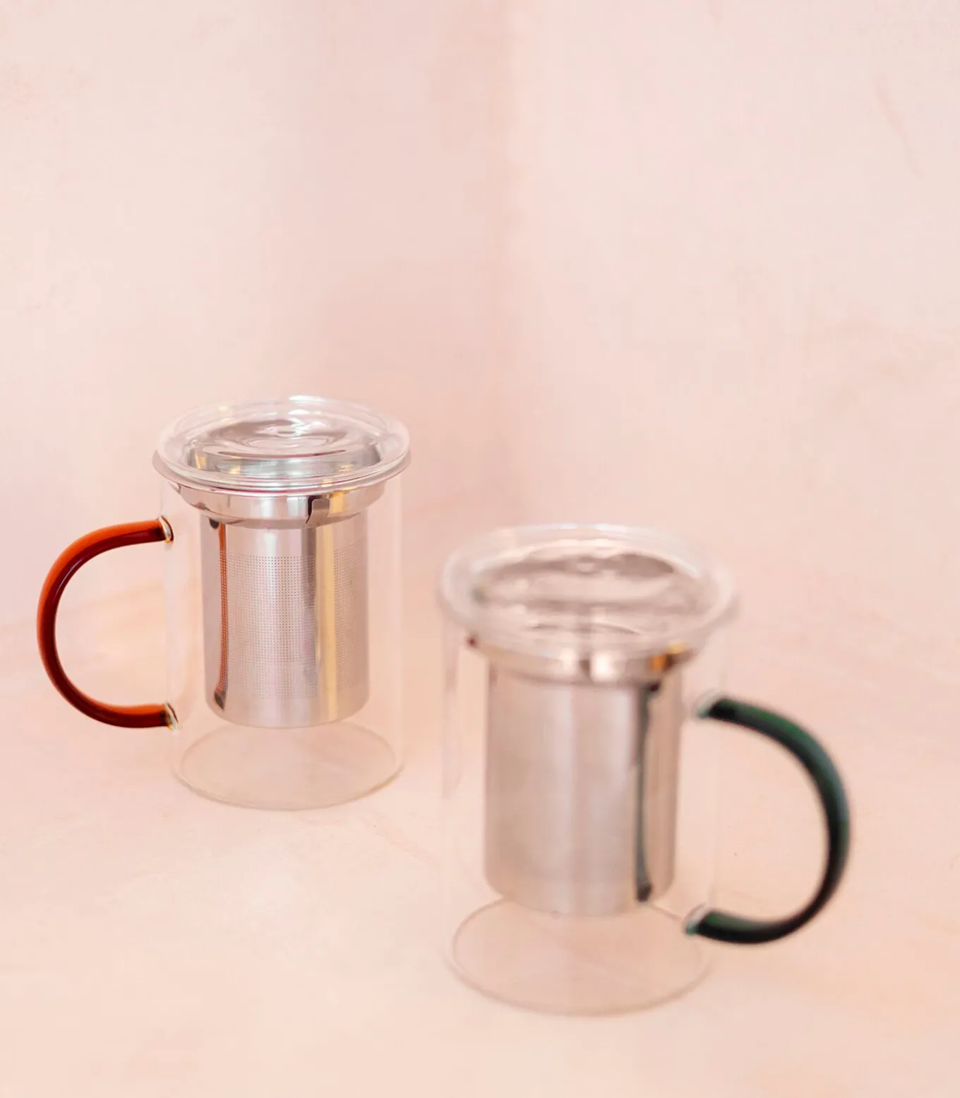 Theebeker 43cl met filter en deksel amber Liv