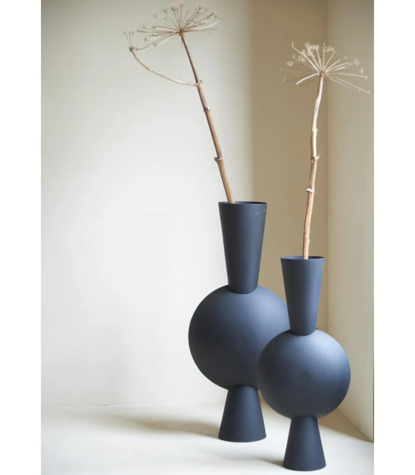 Vaas Kavandu - Zwart - 47x26x100cm