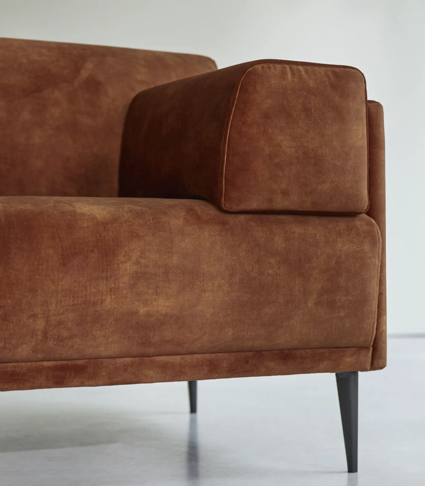 2-3-zitsbank in terracottabruin fluweel Finn, 2-zit