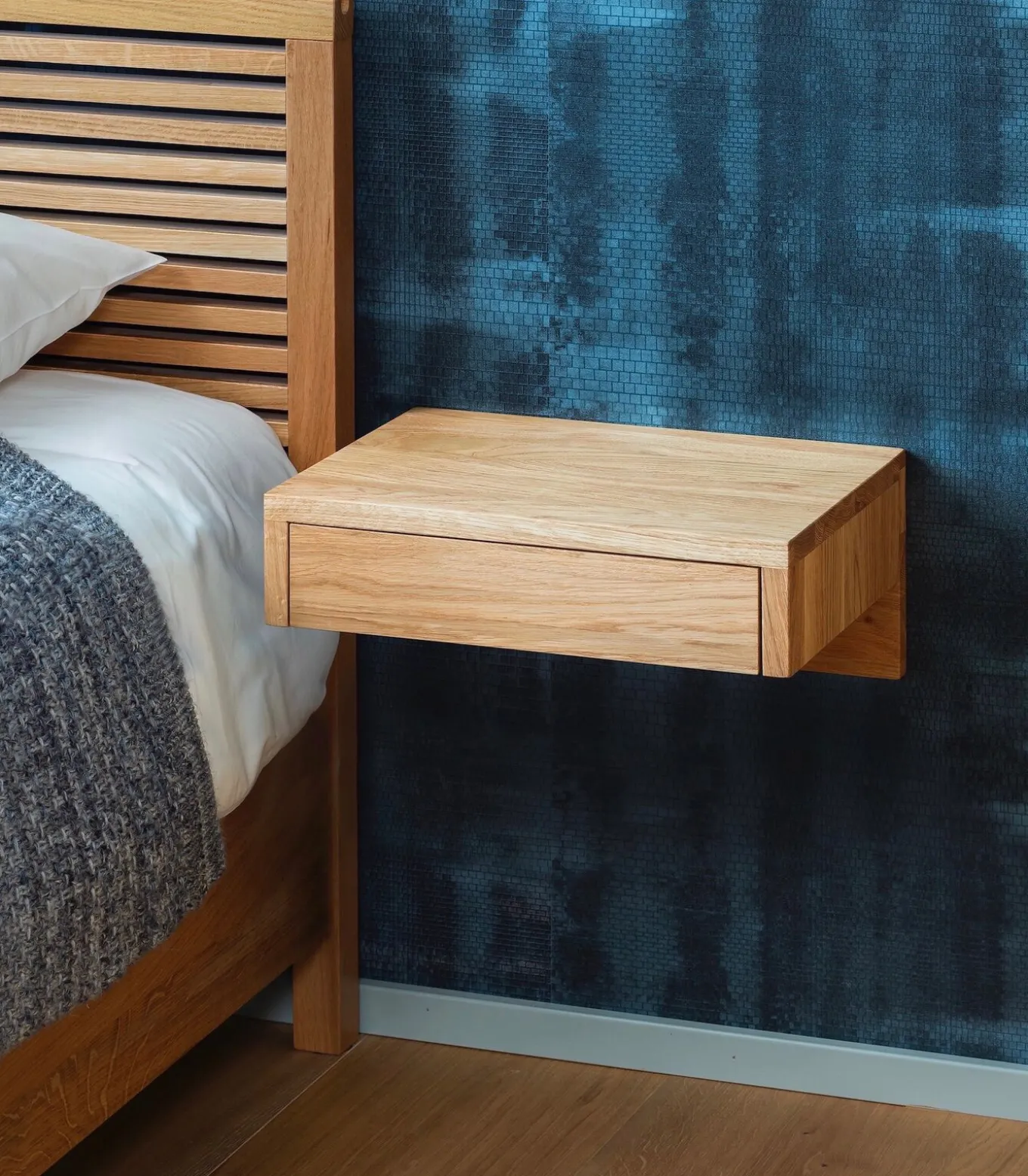 Zwevend Nachtkastje BO in eikenhout